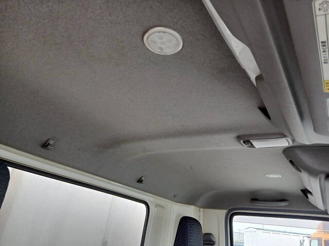 日野デュトロ冷凍車（冷蔵車）小型（2t・3t）[写真25]