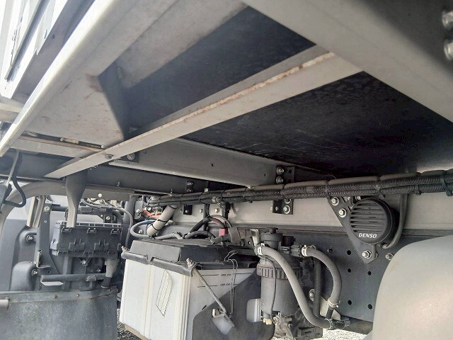 日野デュトロ冷凍車（冷蔵車）小型（2t・3t）[写真35]