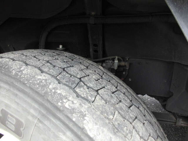 三菱ふそうスーパーグレートバキュームカー大型（10t）[写真18]