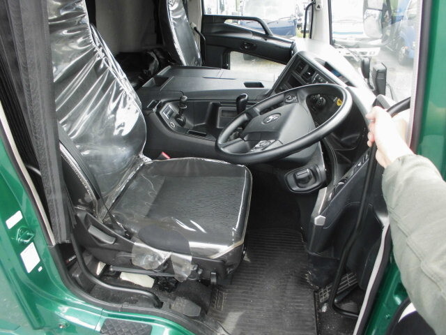 三菱ふそうスーパーグレートバキュームカー大型（10t）[写真26]