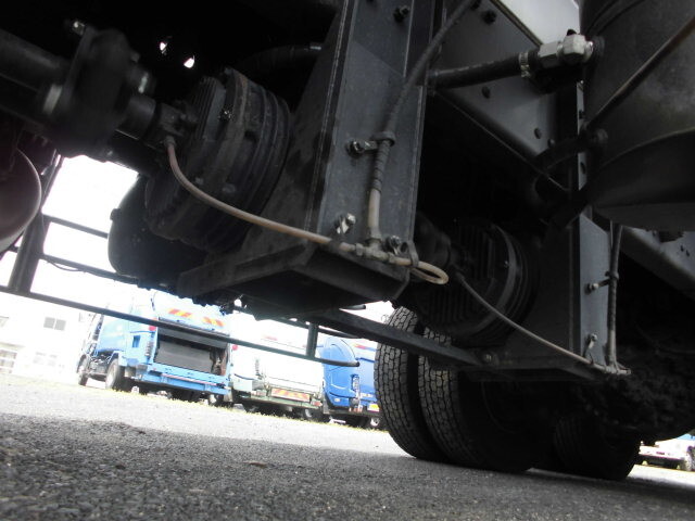 三菱ふそうスーパーグレートバキュームカー大型（10t）[写真08]