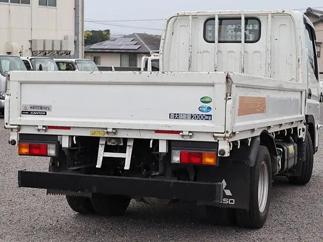 三菱ふそうキャンター平ボディ小型（2t・3t）[写真02]