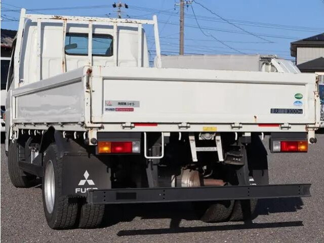 三菱ふそうキャンター平ボディ小型（2t・3t）[写真03]