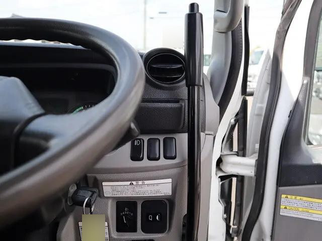 三菱ふそうキャンターダンプ小型（2t・3t）[写真37]