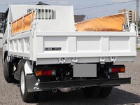 三菱ふそうキャンターダンプ小型（2t・3t）[写真05]