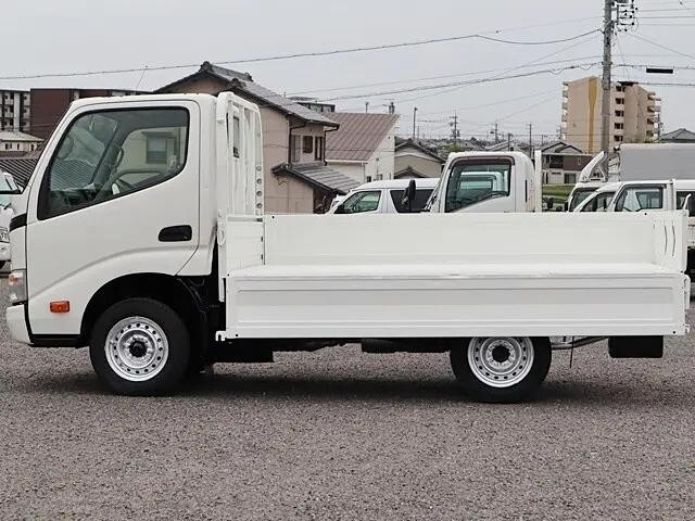 トヨタトヨエース平ボディ小型（2t・3t）[写真12]