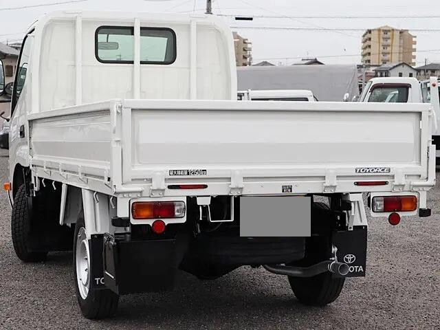 トヨタトヨエース平ボディ小型（2t・3t）[写真02]