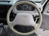 トヨタトヨエース平ボディ小型（2t・3t）[写真33]