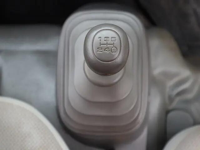 トヨタトヨエース平ボディ小型（2t・3t）[写真33]