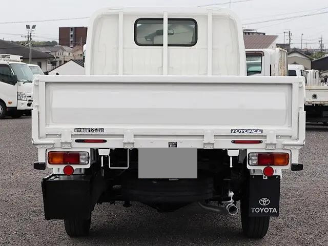 トヨタトヨエース平ボディ小型（2t・3t）[写真06]