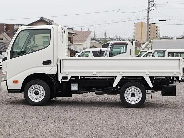 トヨタトヨエース平ボディ小型（2t・3t）[写真08]