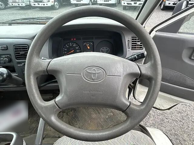 トヨタライトエース平ボディ小型（2t・3t）[写真04]