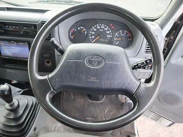 トヨタダイナ平ボディ小型（2t・3t）[写真05]