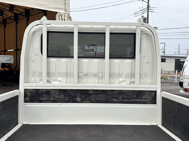 日野デュトロダブルキャブ（Wキャブ）小型（2t・3t）[写真09]
