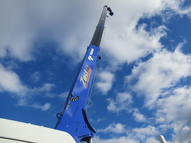 三菱ふそうキャンタークレーン4段小型（2t・3t）[写真09]