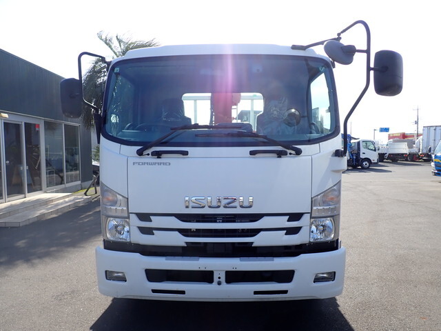 いすゞフォワードクレーン4段中型（4t）[写真03]