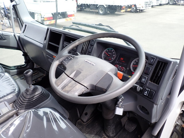 いすゞフォワードクレーン4段中型（4t）[写真32]