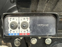 いすゞエルフクレーン4段小型（2t・3t）[写真20]