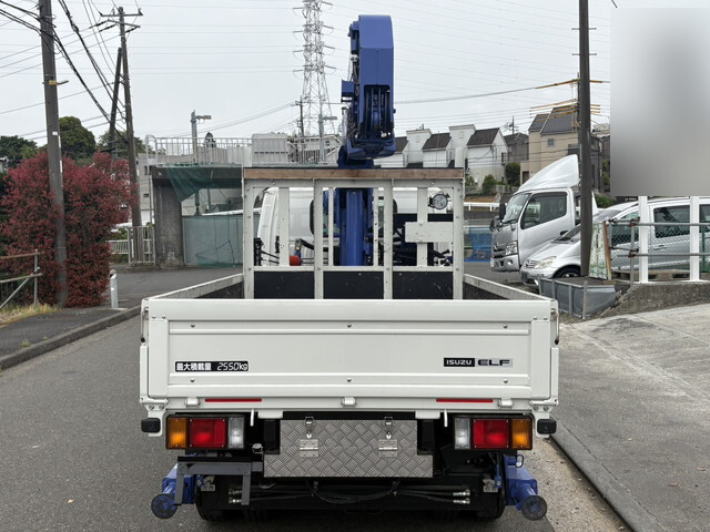 いすゞエルフクレーン4段小型（2t・3t）[写真08]