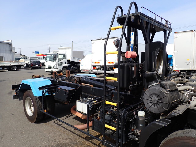 いすゞフォワードコンテナ専用車中型（4t）[写真13]