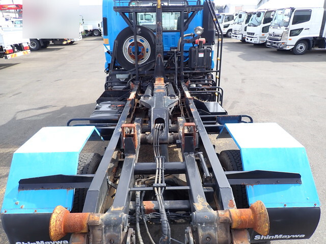 いすゞフォワードコンテナ専用車中型（4t）[写真19]