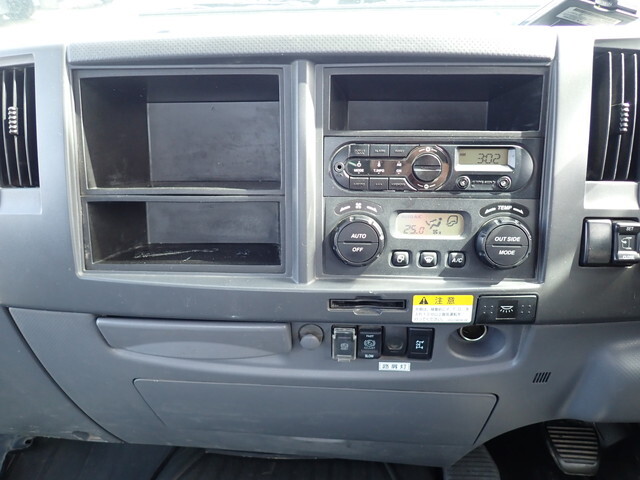 いすゞフォワードコンテナ専用車中型（4t）[写真31]