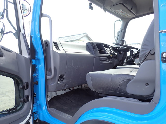 いすゞフォワードコンテナ専用車中型（4t）[写真33]