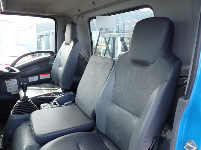 いすゞフォワードコンテナ専用車中型（4t）[写真35]