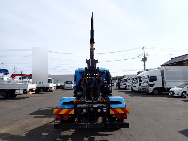 いすゞフォワードコンテナ専用車中型（4t）[写真09]