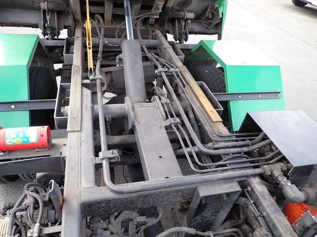 三菱ふそうキャンターパッカー車（塵芥車）小型（2t・3t）[写真11]