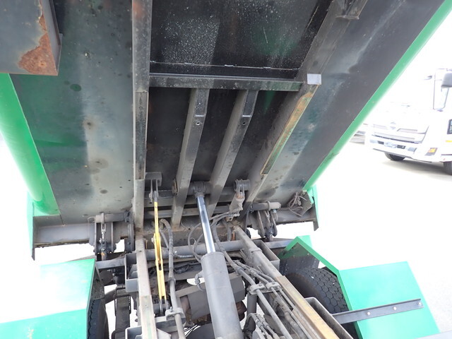 三菱ふそうキャンターパッカー車（塵芥車）小型（2t・3t）[写真13]