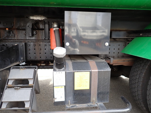 三菱ふそうキャンターパッカー車（塵芥車）小型（2t・3t）[写真25]