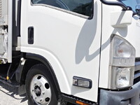 いすゞエルフアルミウイング小型（2t・3t）[写真05]