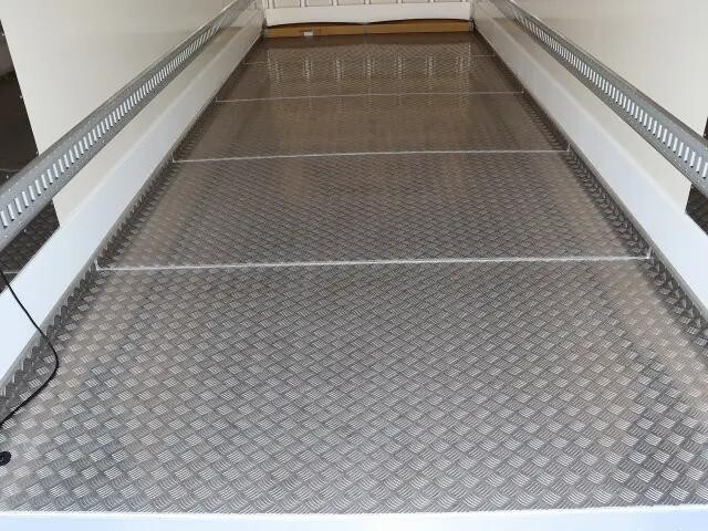 日野レンジャー冷凍車（冷蔵車）中型（4t）[写真11]