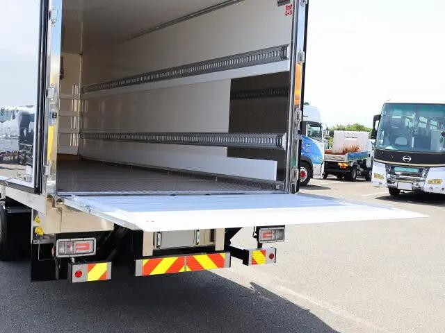 日野レンジャー冷凍車（冷蔵車）中型（4t）[写真14]