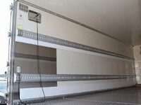 日野レンジャー冷凍車（冷蔵車）中型（4t）[写真09]