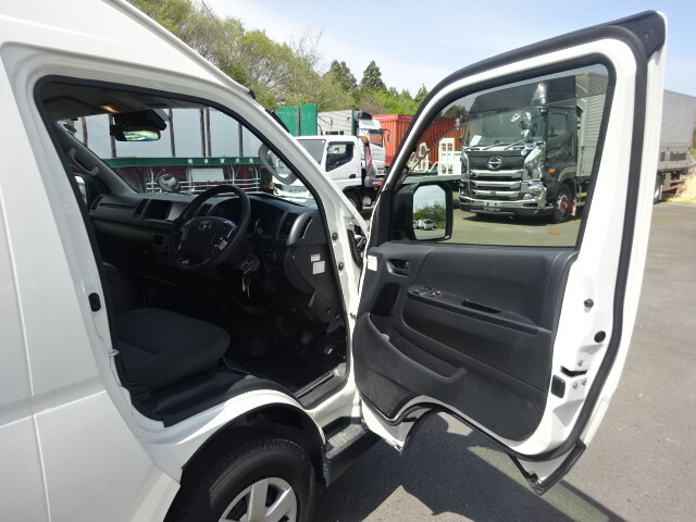 トヨタハイエースバス[写真30]