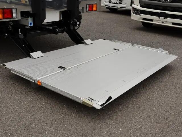 三菱ふそうファイター冷凍車（冷蔵車）中型（4t）[写真12]