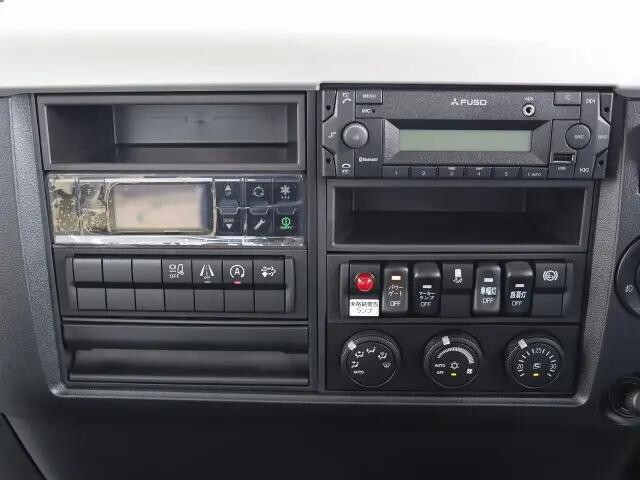 三菱ふそうファイター冷凍車（冷蔵車）中型（4t）[写真17]