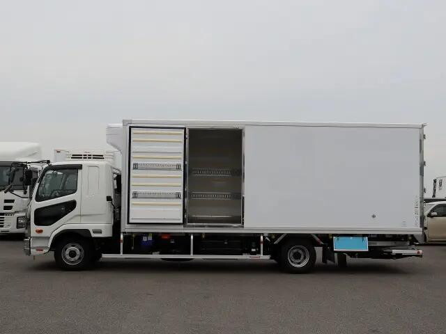 三菱ふそうファイター冷凍車（冷蔵車）中型（4t）[写真03]