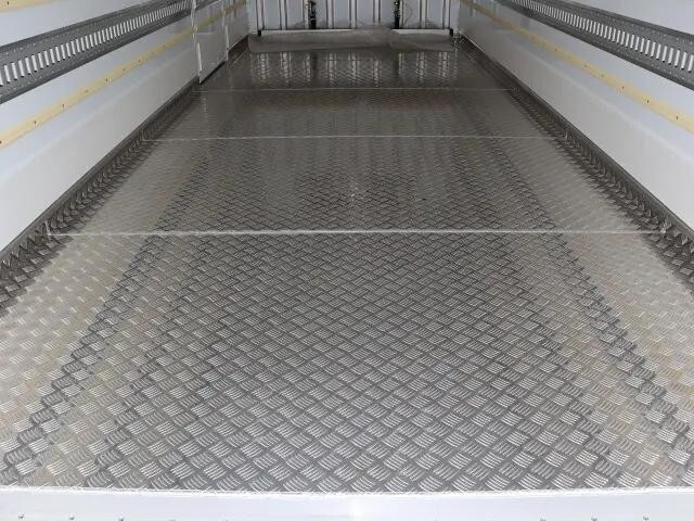 三菱ふそうファイター冷凍車（冷蔵車）中型（4t）[写真06]