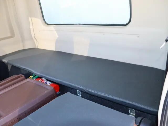 日野レンジャー冷凍車（冷蔵車）中型（4t）[写真32]