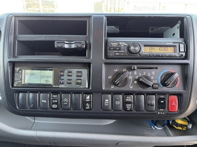 日野デュトロ冷凍車（冷蔵車）小型（2t・3t）[写真34]