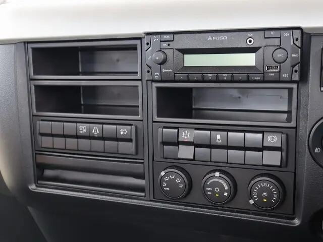 三菱ふそうファイターコンテナ専用車中型（4t）[写真26]