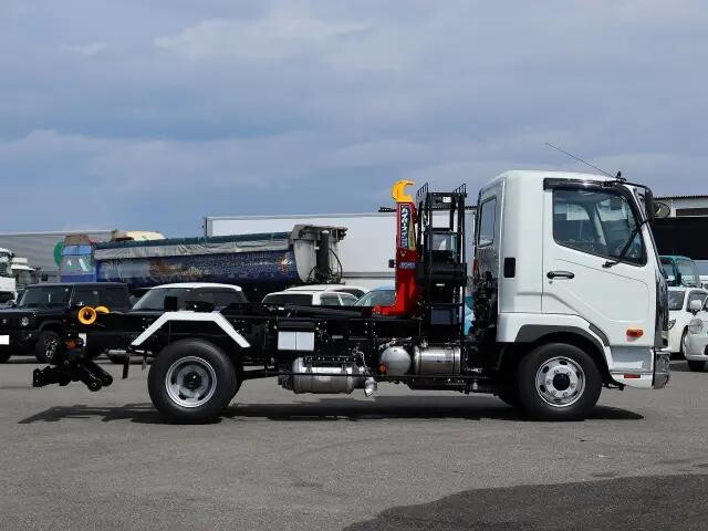 三菱ふそうファイターコンテナ専用車中型（4t）[写真05]