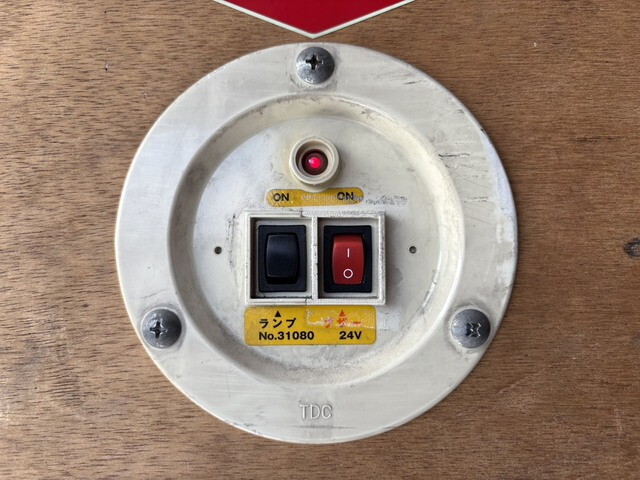 いすゞフォワードアルミバン中型（4t）[写真16]