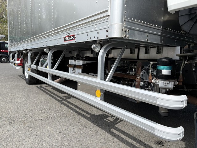 いすゞフォワードアルミバン中型（4t）[写真18]