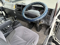 いすゞフォワードアルミバン中型（4t）[写真29]