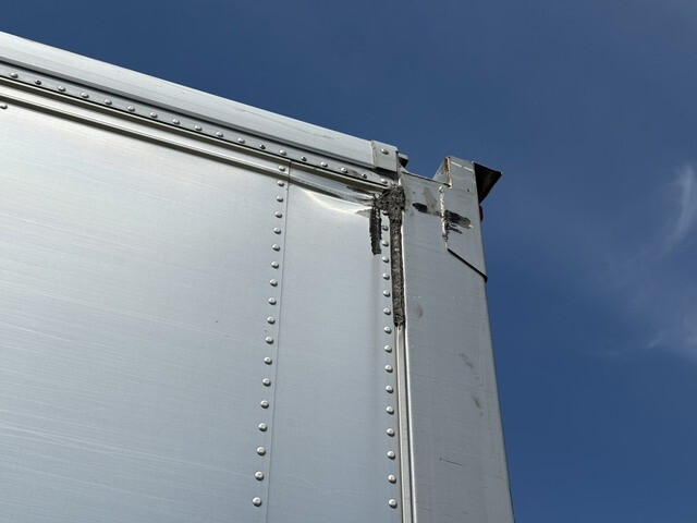 いすゞフォワードアルミバン中型（4t）[写真38]