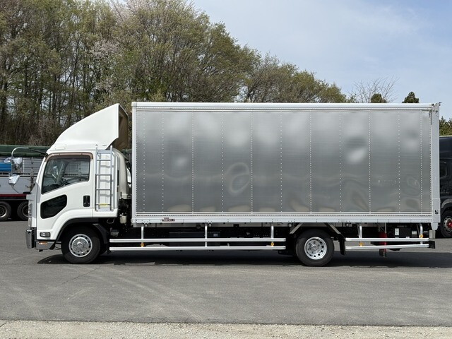 いすゞフォワードアルミバン中型（4t）[写真04]